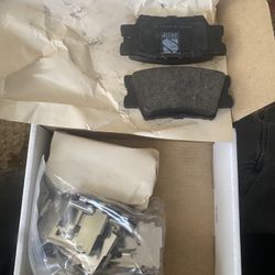 New Rear Brake Pads Set 2012-2018 Toyota Rav3