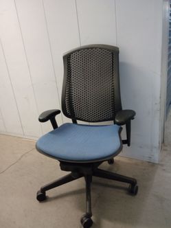 Herman Miller $ 150