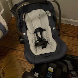 Nuna Pipa Car seat  Lite w/ 2 Bases
