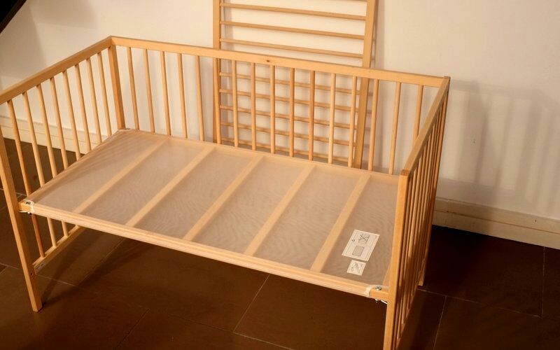 Direct Wijzer fontein Ikea Sniglar Crib & Toddler Bed w/ mattress for Sale in Vancouver, WA -  OfferUp