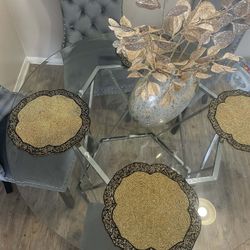 set comedor 4 sillas son nuevas $480