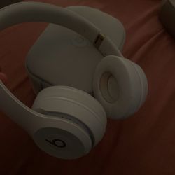 Beats Solo 4