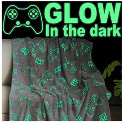 New Glow in The Dark Gaming Throw Blanket