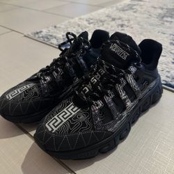 Versace Trigreca Sneakers