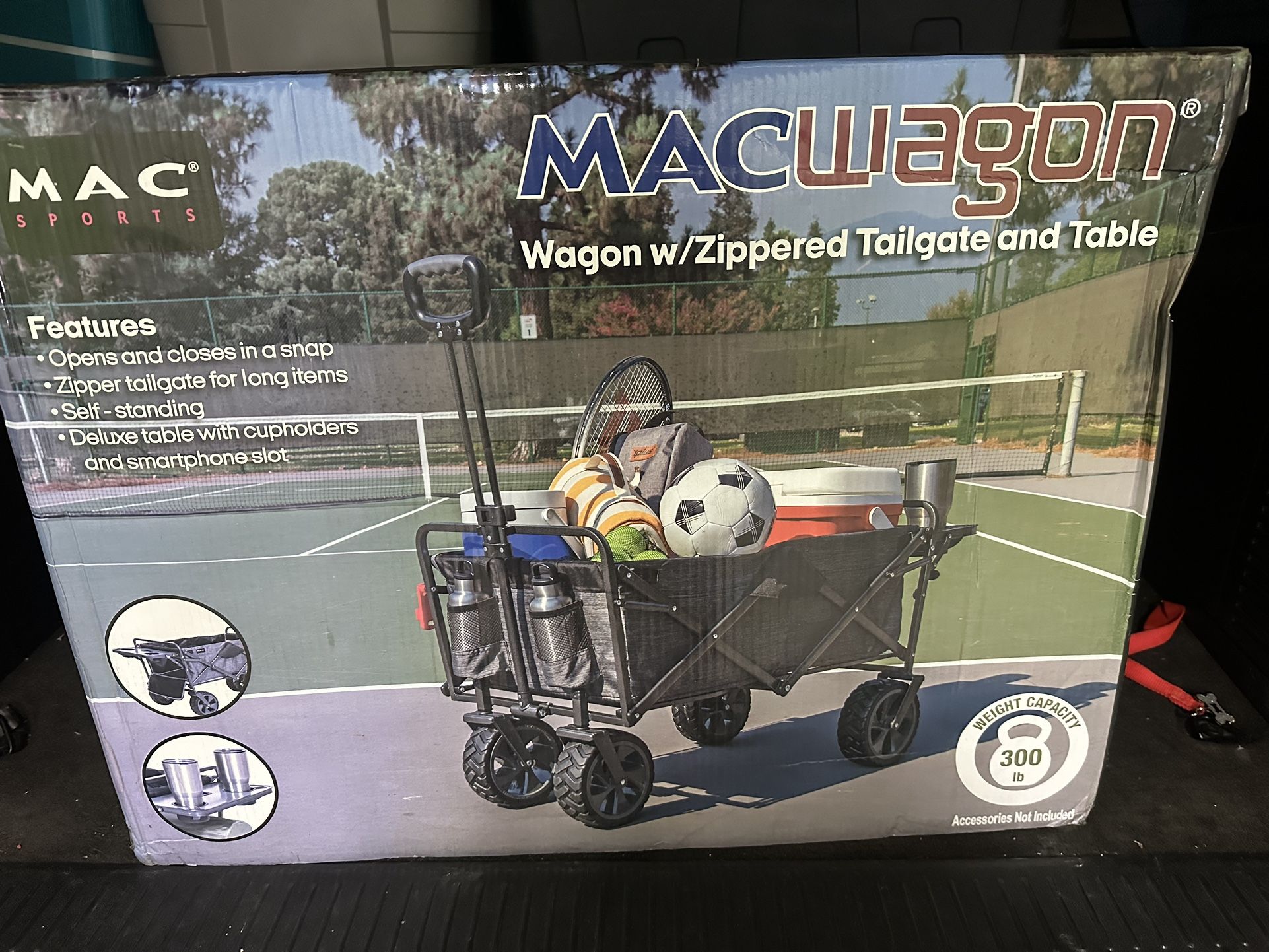 MacWagon Wagon W/Zippered Tailgate & table 300LB Weight Capacity