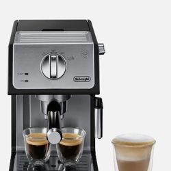 DeLonghi Espresso Machine ☕🥤🫖BRAND NEW IN BOX