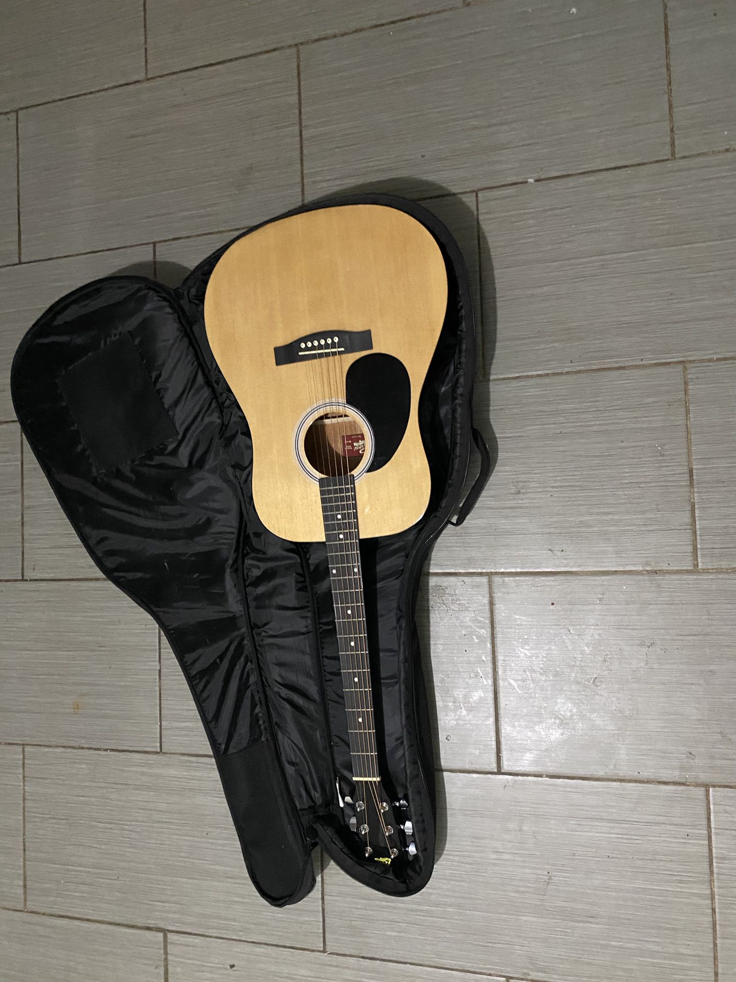 New Rogue Instruments Acoustic Guitar 
