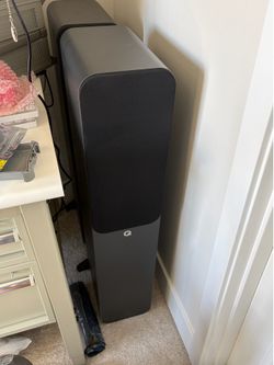Q3050i Floor standing speakers