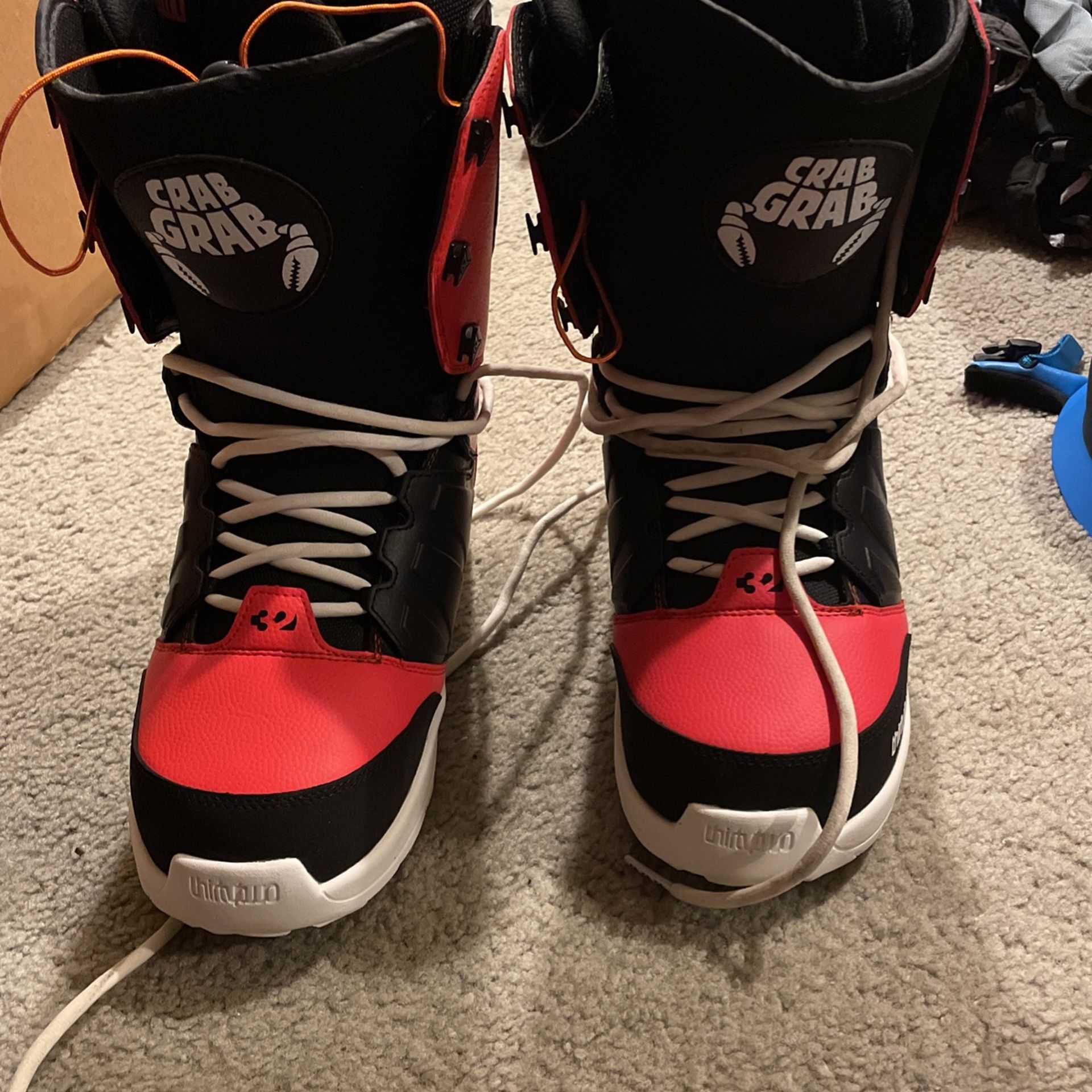 32 Crab Grab Snowboarding Boots Size 12, Used Once