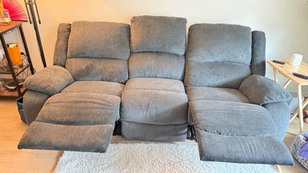 Jack london area!! Gray Reclining Sofa & Loveseat Set – Great Condition