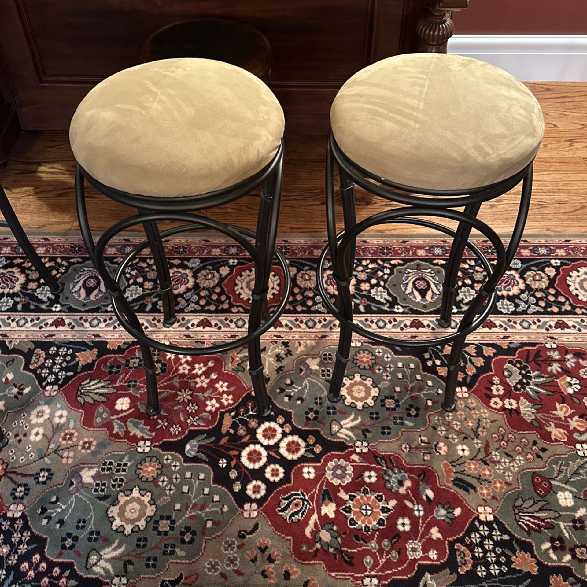 Set of 4 Matching Bar Stools (2 With Backs, 2 With Swivel)