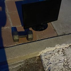 Free Tv And Dumbbell 