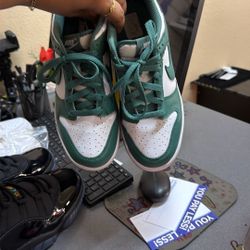 Green Nike Dunks Size 7Y