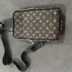 Avenue Slingbag Monogram Macassar Canvas