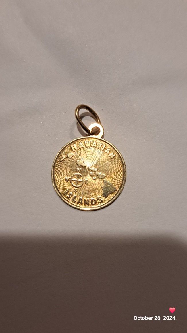 10kt Gold Hawaiian Island Pendant (Vintage)