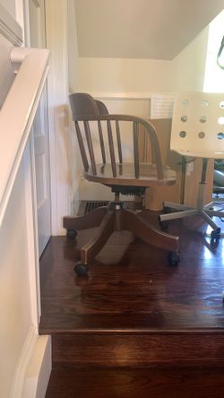 Banker Chair With Wheels