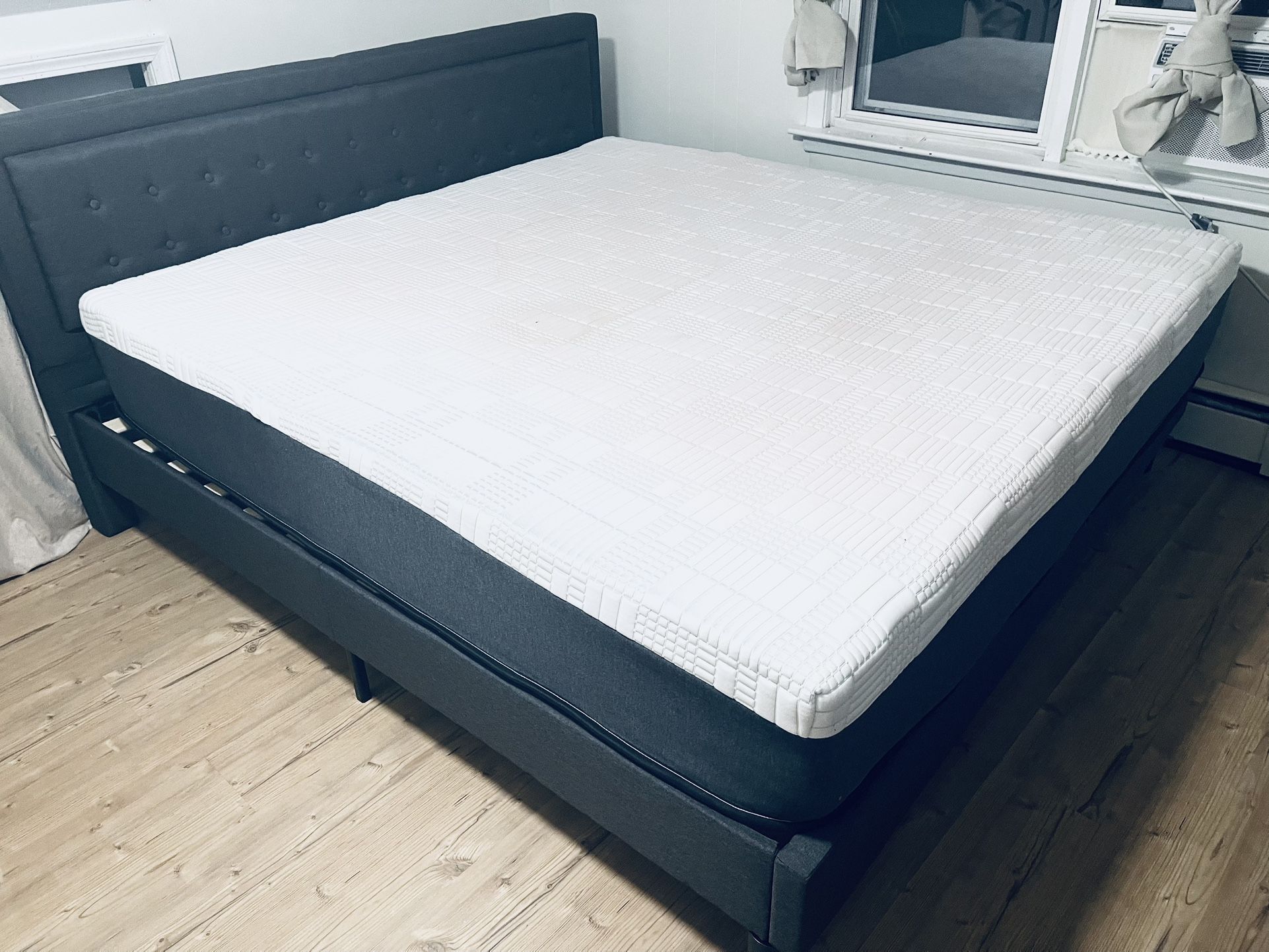 Set King Size Bed Frame+Mattress 12” Thick Brand New Delivery Available