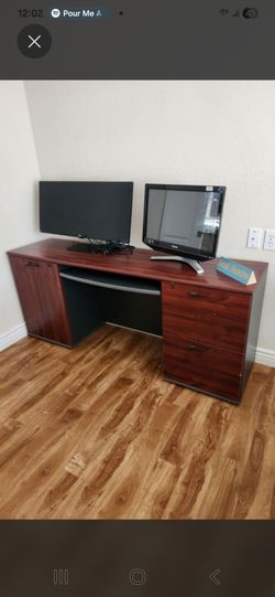Matching Executive Office Desk & Rolling File Cabinet set *Bonus*