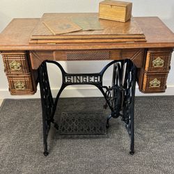 Antique 1902 Singer Egyptian Sphinx model 27 Treadle sewing machine