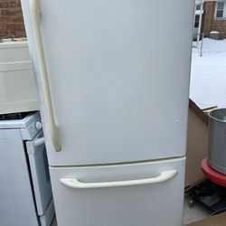 GE Refrigerator 30” Wide