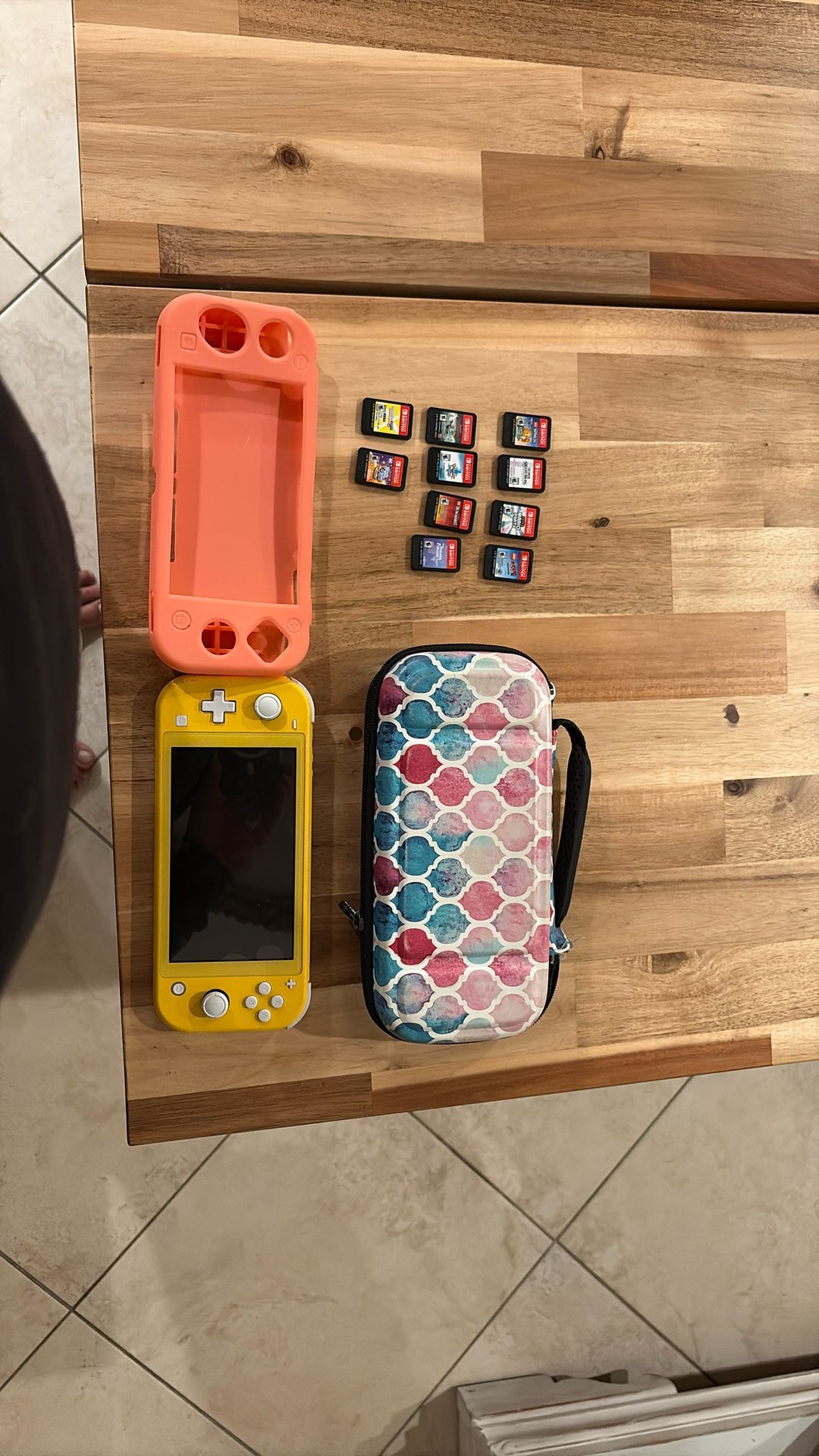 Nintendo Switch Lite With 11 Games