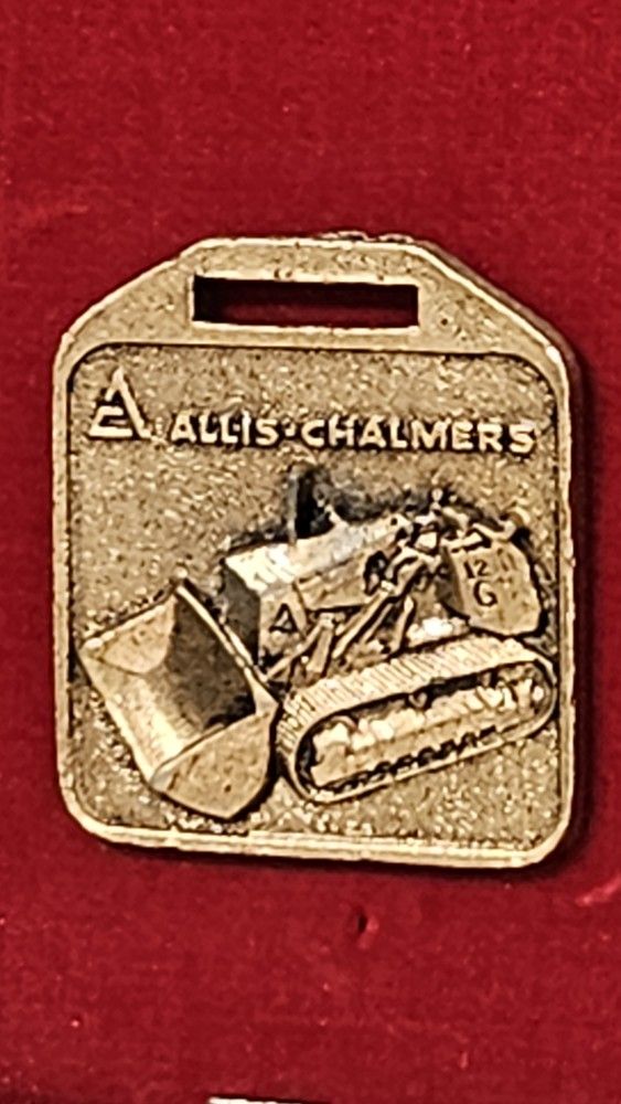 ALLIS CHALMERS CRAWLER LOADER TRACTOR D.D KENNEDY BELLWOOD IL ILLINOIS WATCH FOB