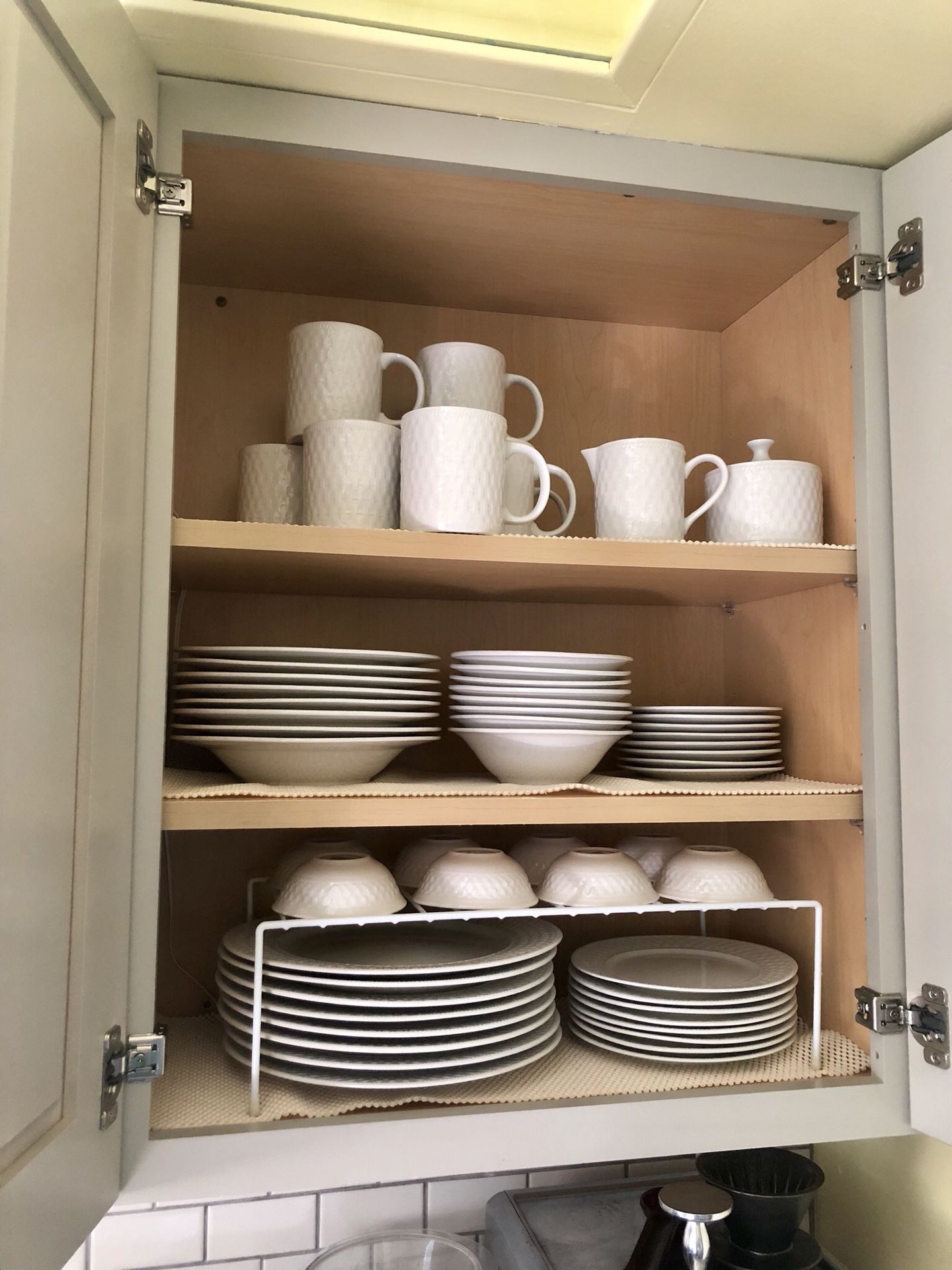 61 piece Oneida Wicker Dinnerware set