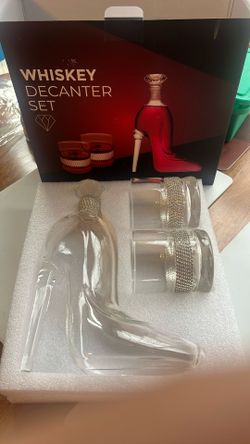 High-Heeled Shoes Shape Whiskey Decanter