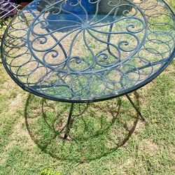 Patio Table With Set Of 4 Cast Iron Chairs 
