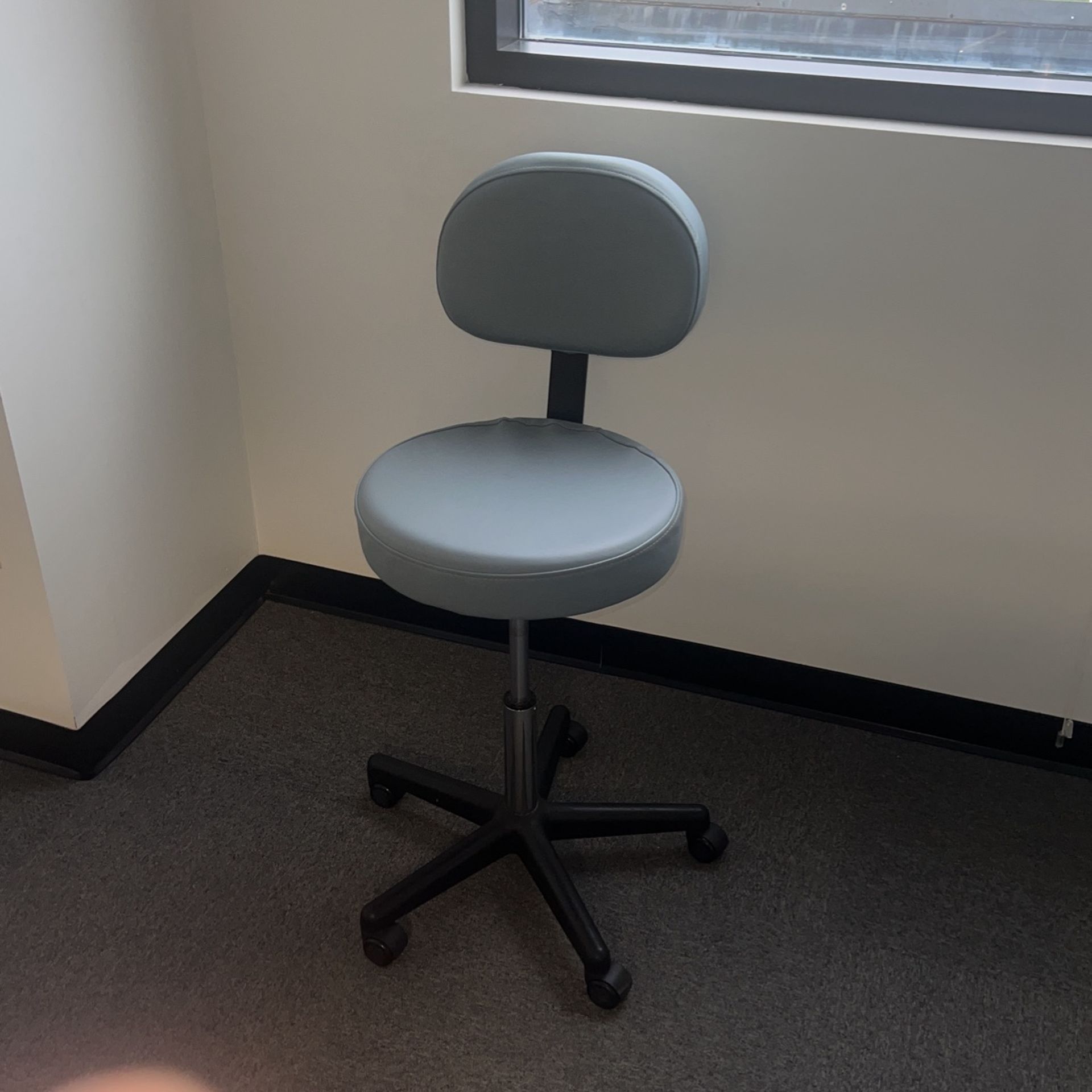 High Top Adjustable Chair Salon/Office