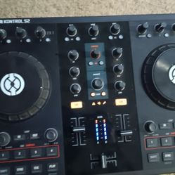 Native Traktor Kontrol S2 || Dj Digital Turntable