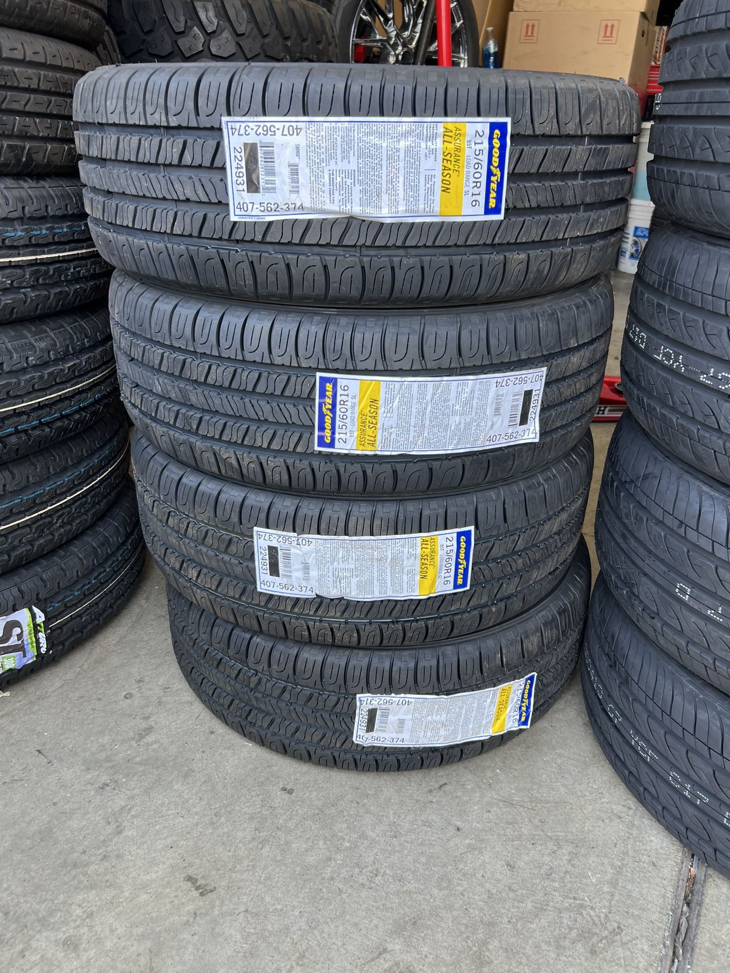 215 60 16 Goodyear assurance ALL- SEASON