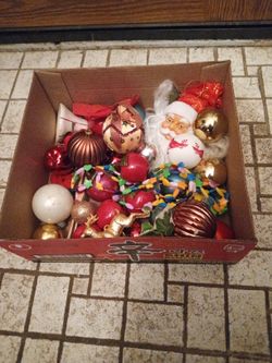 Box Of Miscellaneous Christmas Tree Ornaments 