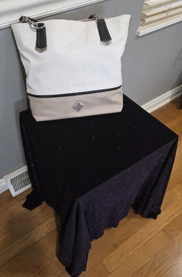Brand New Vera Wang Tote Bag β White & Beige