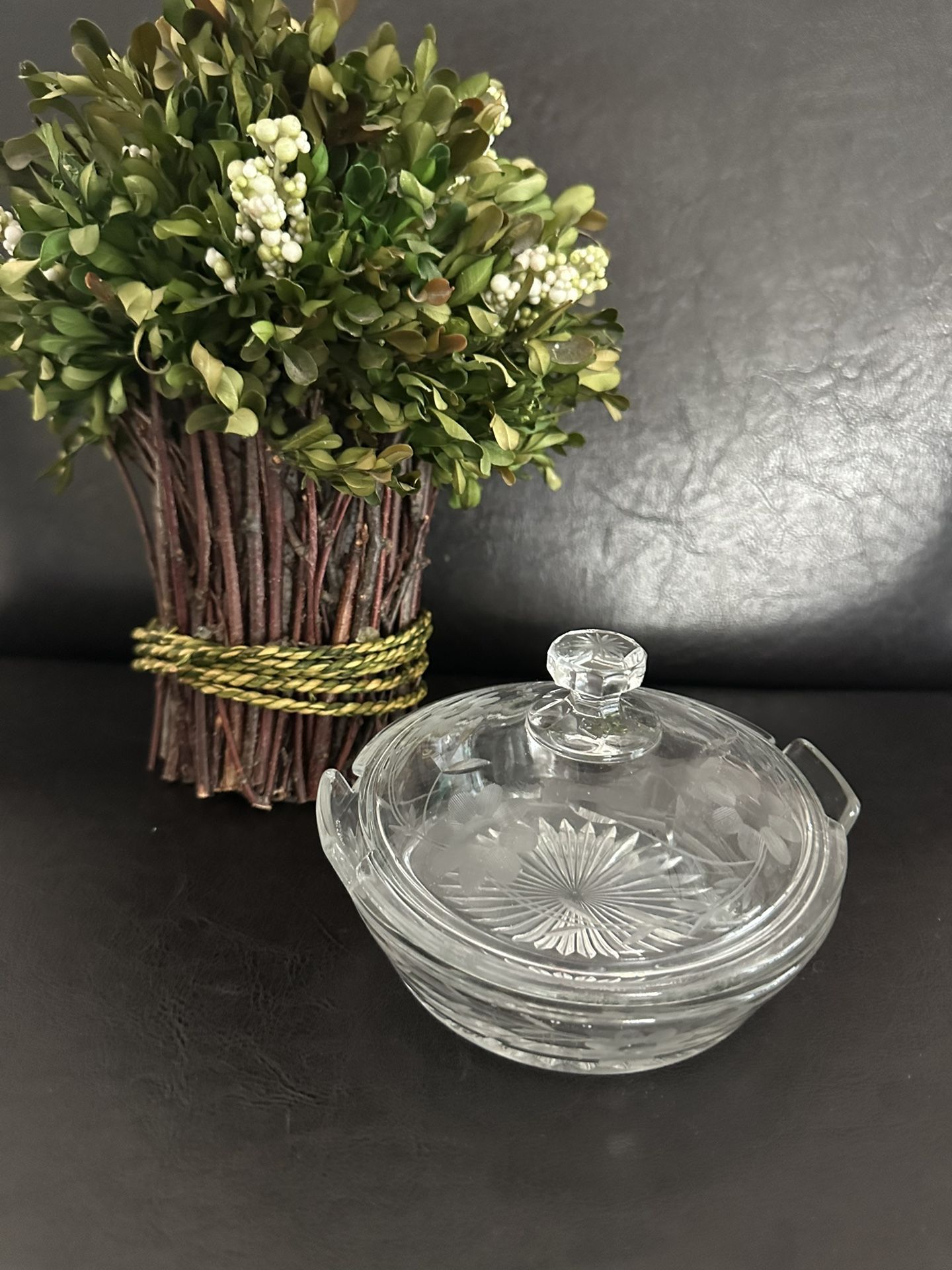 Antique Heisey Etched Cut Glass Lemon Dish & Lid " #1184 Yeoman Pattern) 1920's.