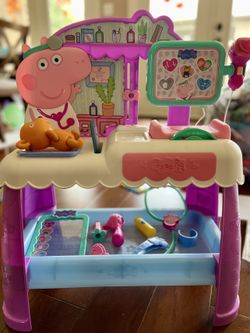 🩺 Peppa Pig Doctor's Office Playset – Light-Up X-Ray – $15