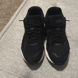 New balance 2002r size 10