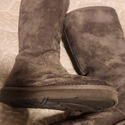 Size 7 Women's Ugg Boots