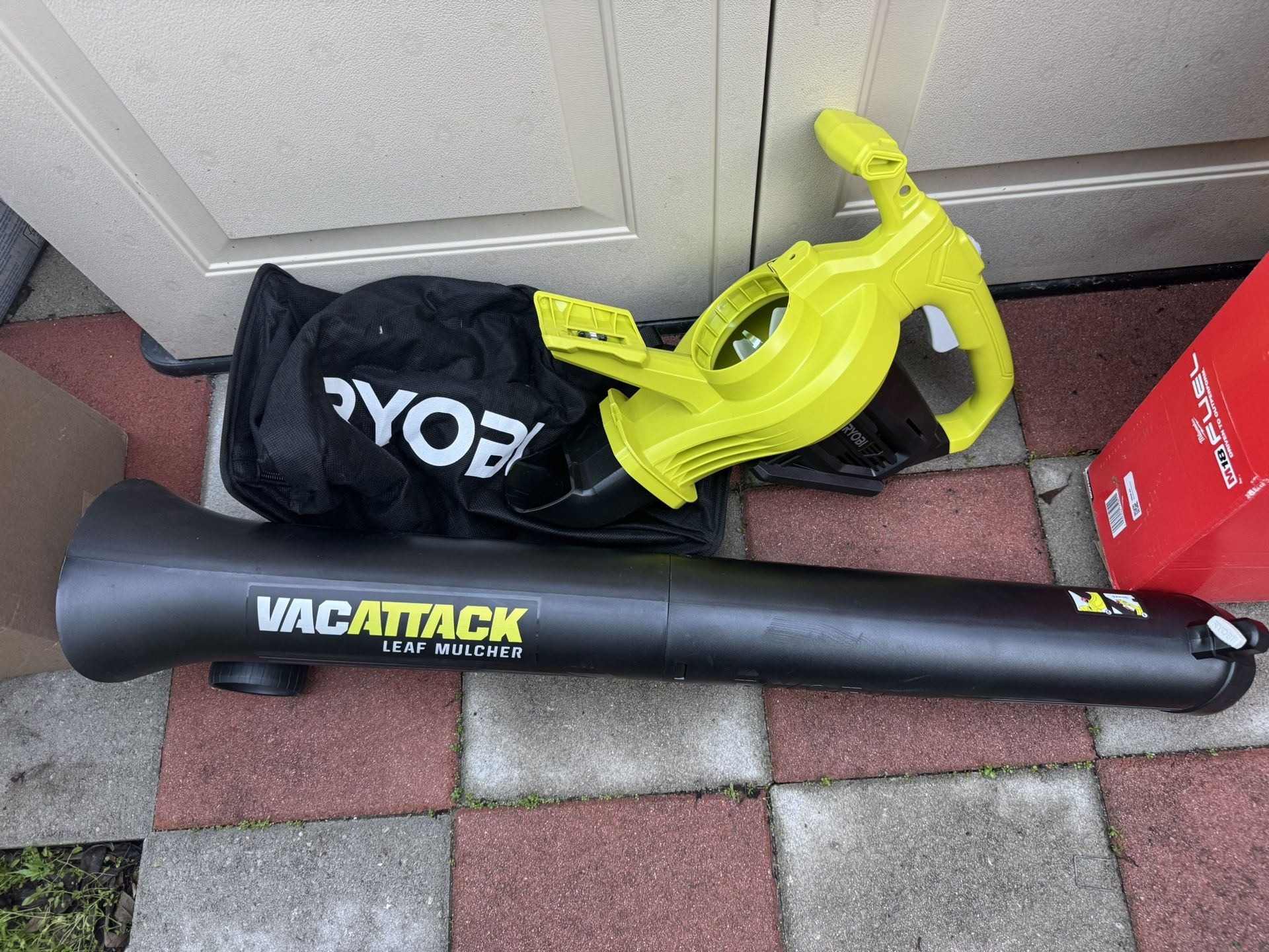 RYOBI 40V Vac Attack Cordless Battery Leaf Vacuum/Mulcher (Tool Only)