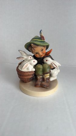 Goebel Hummel "Playmates" figurine
