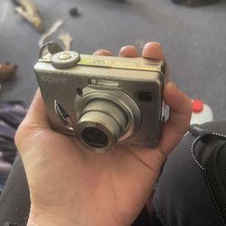 SONY DSC-W5 5.1 MEGA PIXEL CYBER SHOT DIGITAL CAMERA