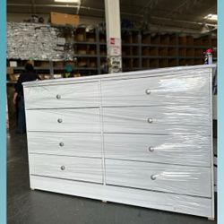 8 drawers dresser / Eight drawers dresser