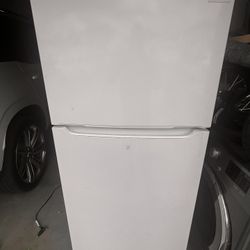 Refrigerator 2 Door Frigidaire