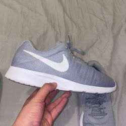 Nike Tanjun