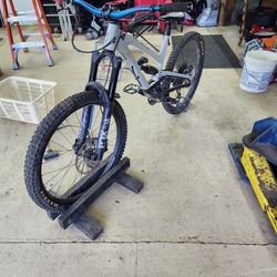 YT Capra Shred