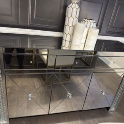 Mirror Console 