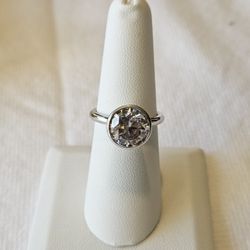Julia B Moissanite White Hold Ring