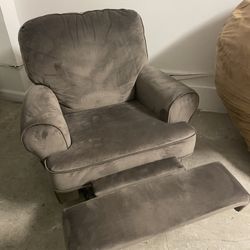 Rocking Chair Recliner - Silla Mesedora Reclinable