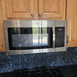 GE - Over Range Microwave 