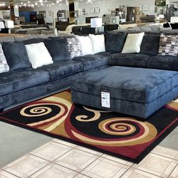 Lavernett 4pc Sectional